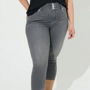 Torrid NWT Women’s Plus Jeggings Skinny Jeans Grey Super Soft Cropped Stretch 18